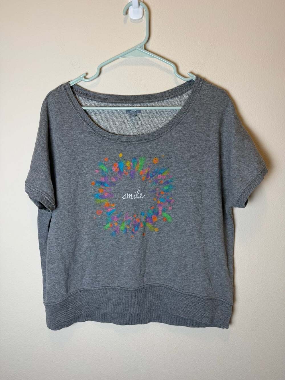 Aerie Short Sleeve Sweatshirt Size M Gray Smile Graphic